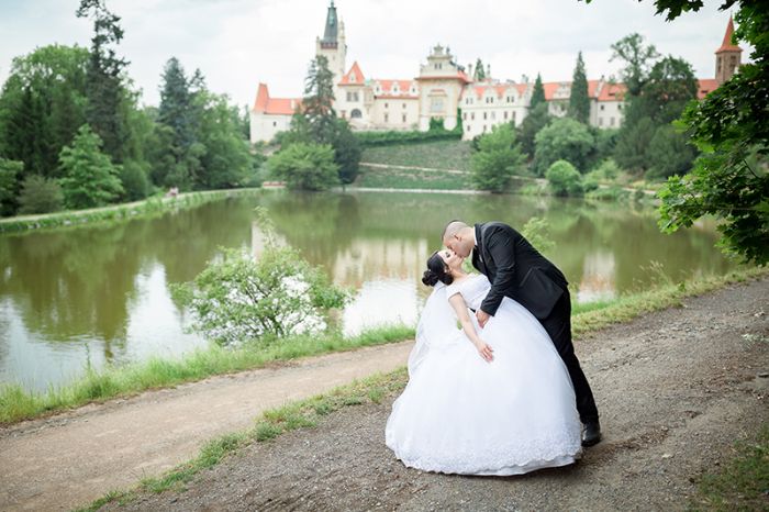 Pruhonice Castle is an ideal place to organize a wedding ceremony in a quiet, beautiful place without leaving Prague.