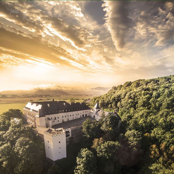 Viglash Castle is one of the most beautiful wedding complexes in Slovakia