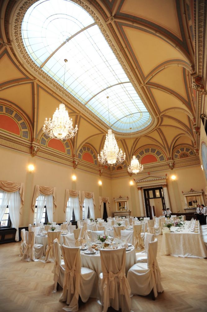 The most beautiful and largest hall for celebrations in the castle is the Mukhov Hall.