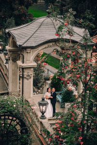 Пражские дворцовые сады  - идеальное место для летней свадебной церемонии. 